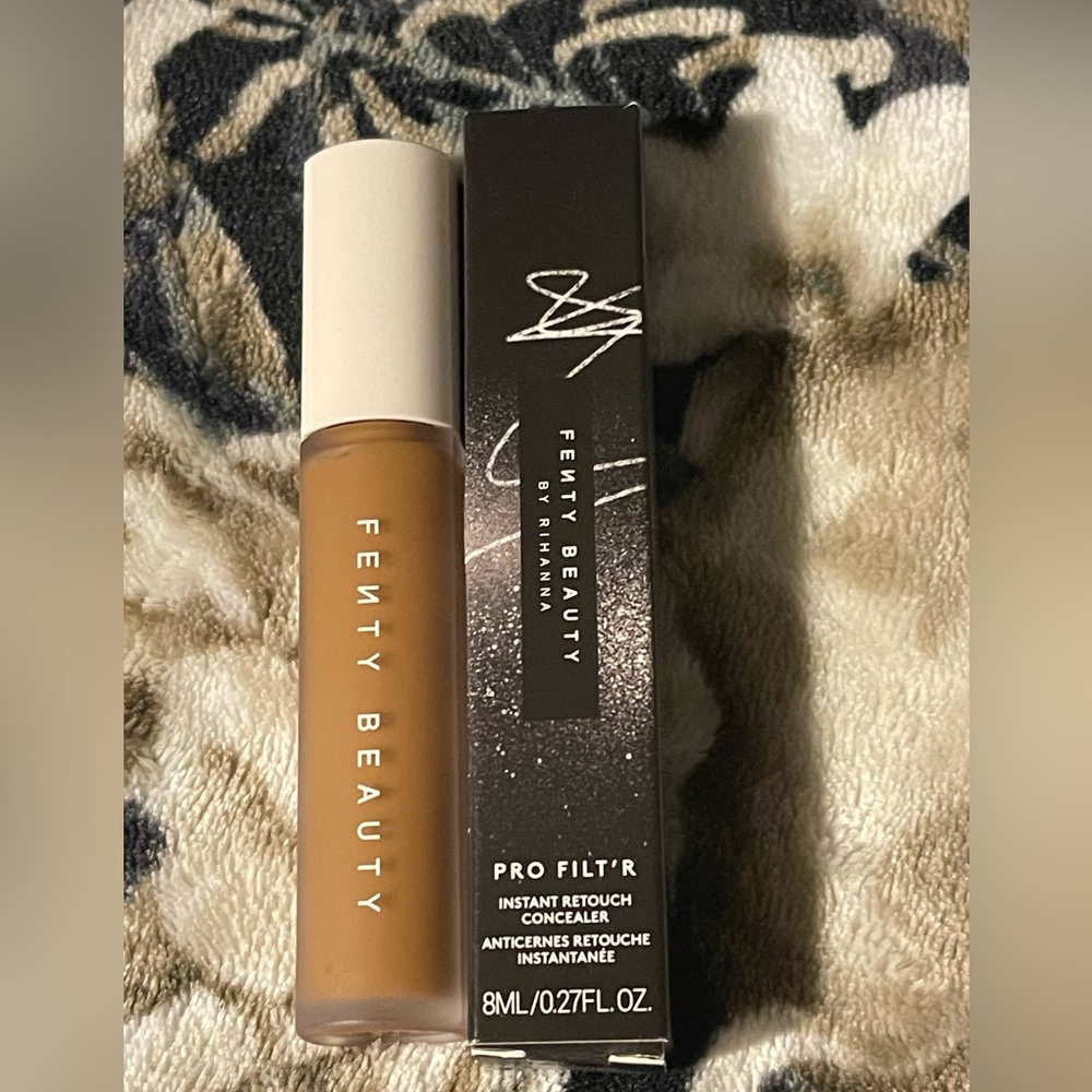 Fenty 420 Pro Filt’r Instant Retouch Concealer - Picture 5 of 5